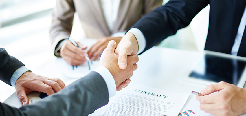 Differences Between A Business Partnership & A Company